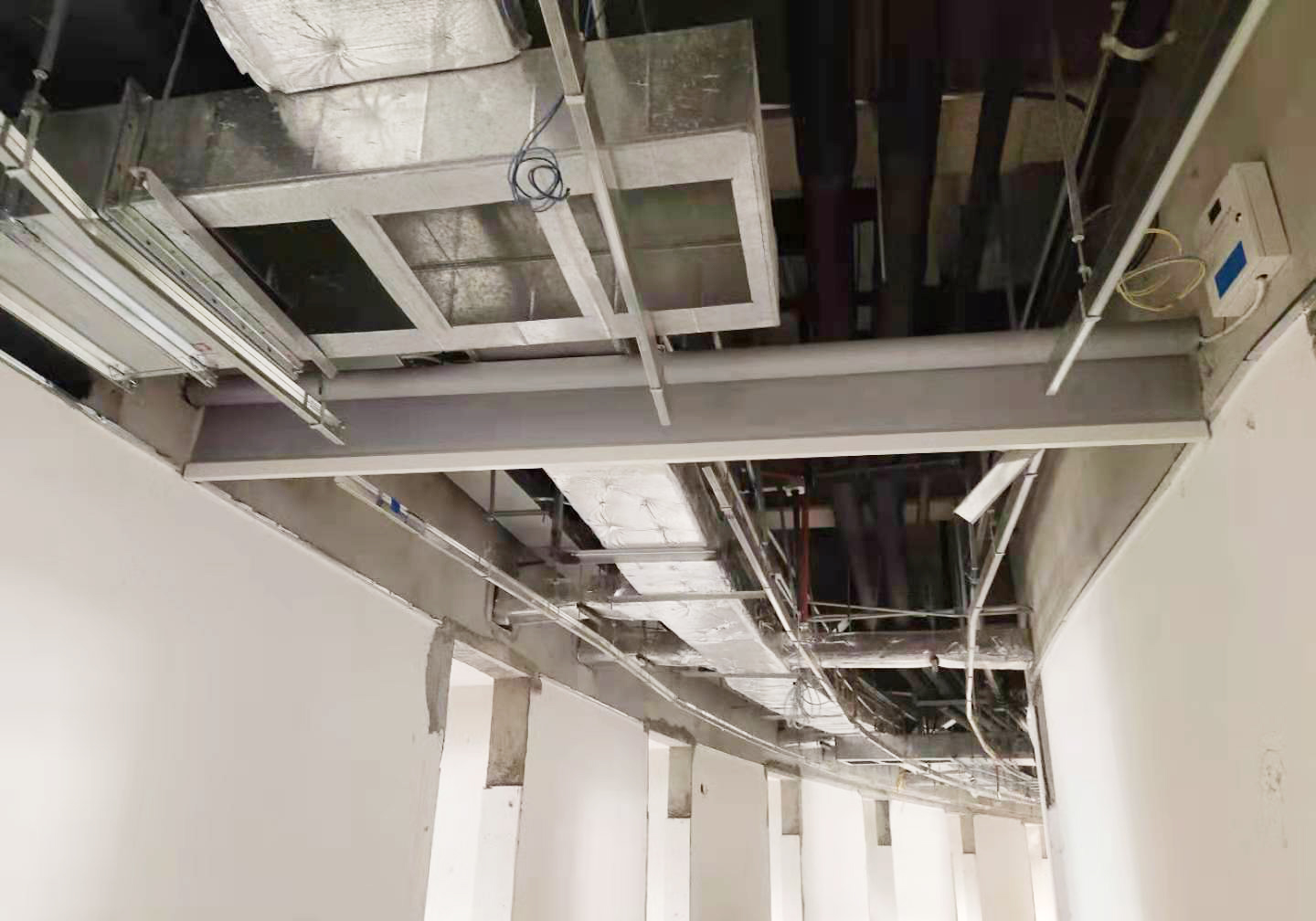 電動擋煙垂壁安裝方法步驟
